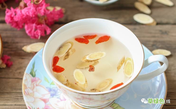 喝黄芪水可以吃胡萝卜吗
